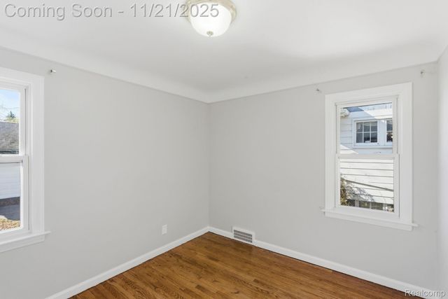 1781 Brys Drive, Grosse Pointe Woods, MI 48236