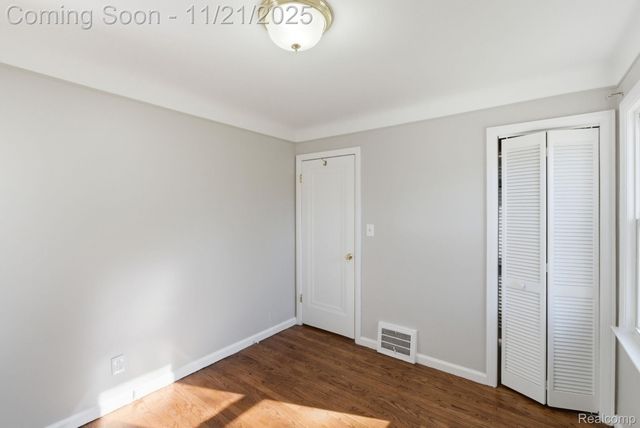 1781 Brys Drive, Grosse Pointe Woods, MI 48236