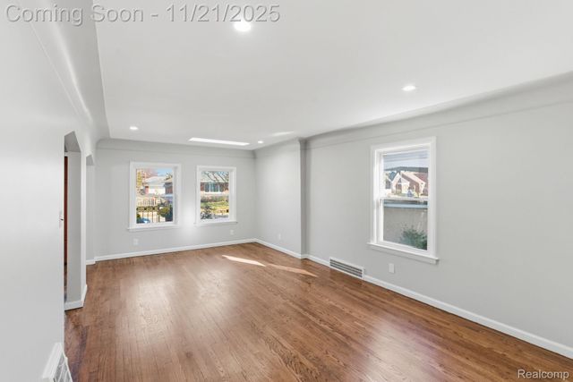 1781 Brys Drive, Grosse Pointe Woods, MI 48236