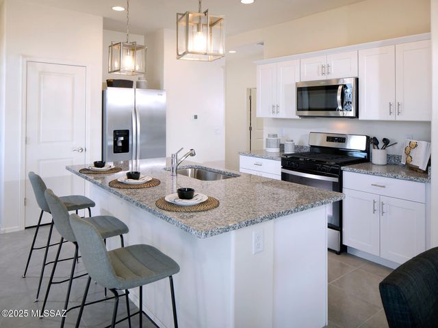 9606 N Solstice Avenue, Tucson, AZ 85743