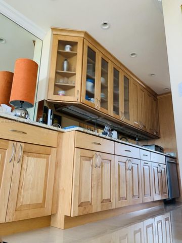 3100 NE 48th St 914, Fort Lauderdale, FL 33308