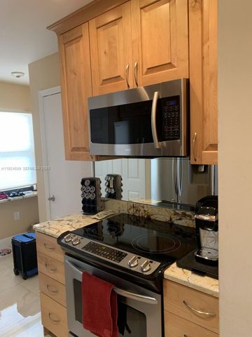 3100 NE 48th St 914, Fort Lauderdale, FL 33308