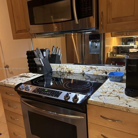 3100 NE 48th St 914, Fort Lauderdale, FL 33308