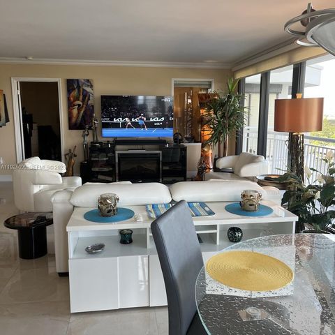 3100 NE 48th St 914, Fort Lauderdale, FL 33308