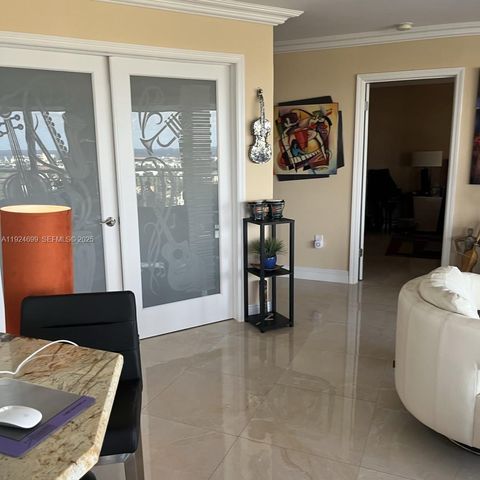 3100 NE 48th St 914, Fort Lauderdale, FL 33308