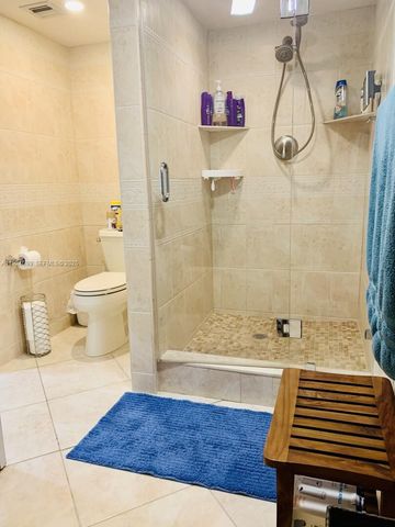 3100 NE 48th St 914, Fort Lauderdale, FL 33308