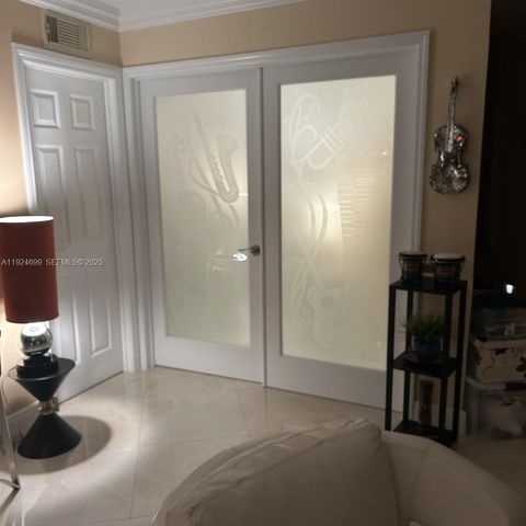 3100 NE 48th St 914, Fort Lauderdale, FL 33308