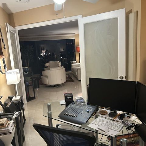 3100 NE 48th St 914, Fort Lauderdale, FL 33308