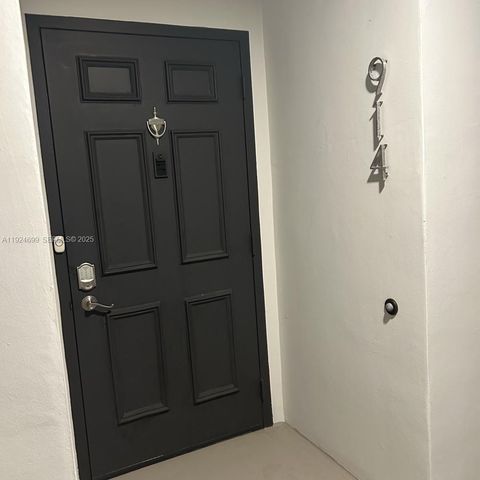 3100 NE 48th St 914, Fort Lauderdale, FL 33308