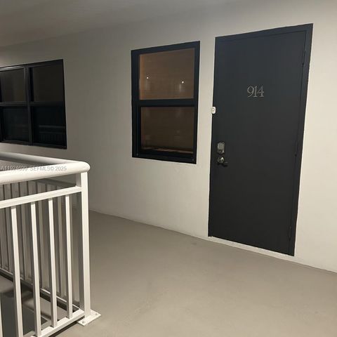 3100 NE 48th St 914, Fort Lauderdale, FL 33308