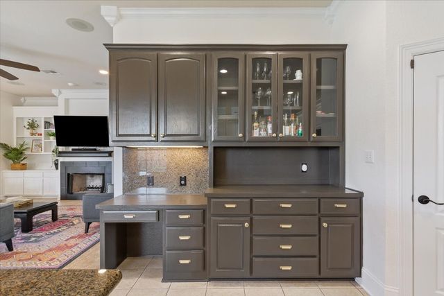 936 Queen Elizabeth Drive, Waco, TX 76657