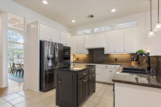 936 Queen Elizabeth Drive, Waco, TX 76657