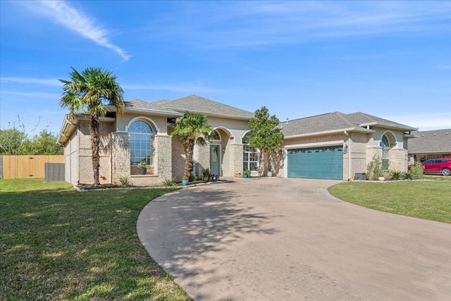 936 Queen Elizabeth Drive, Waco, TX 76657