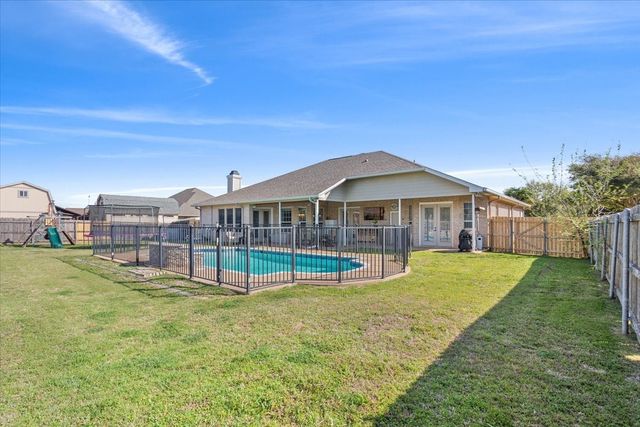 936 Queen Elizabeth Drive, Waco, TX 76657