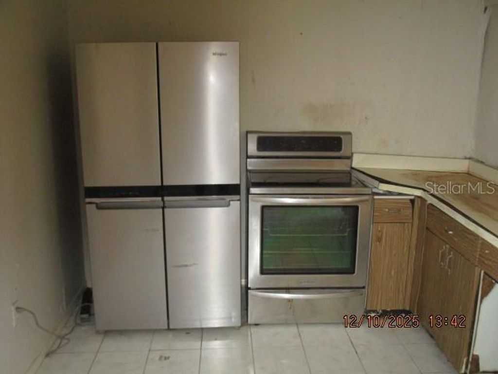 Image 11 of property listing at 1740 W POWHATAN AVENUE, Tampa, FL 33603