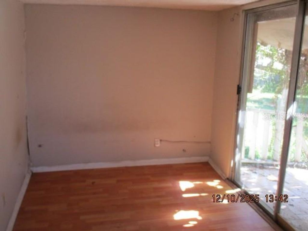 Image 12 of property listing at 1740 W POWHATAN AVENUE, Tampa, FL 33603