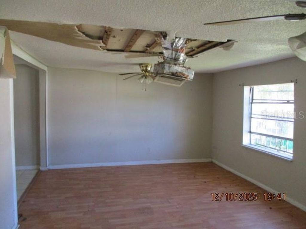 Image 6 of property listing at 1740 W POWHATAN AVENUE, Tampa, FL 33603