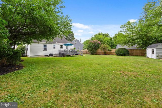 39 BENSON LN, Hamilton, NJ 08610