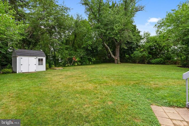 39 BENSON LN, Hamilton, NJ 08610