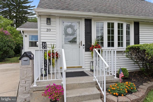 39 BENSON LN, Hamilton, NJ 08610
