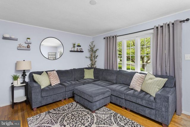 39 BENSON LN, Hamilton, NJ 08610