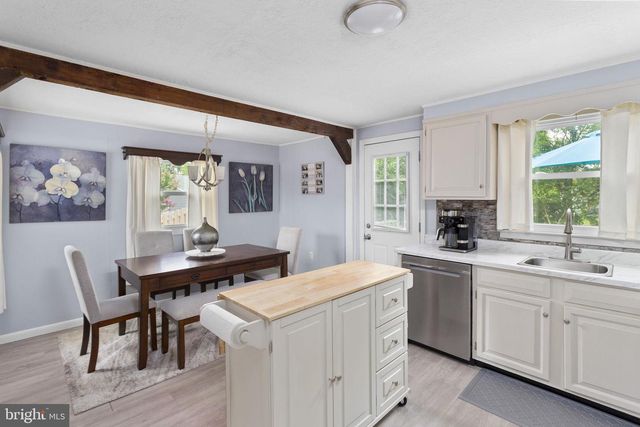 39 BENSON LN, Hamilton, NJ 08610