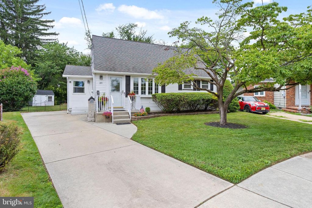 39 BENSON LN, Hamilton, NJ 08610