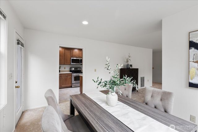 4049 Providence Point Drive SE, Issaquah, WA 98029