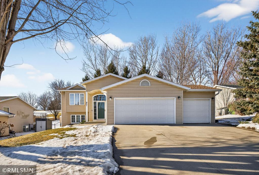 921 2nd Avenue NE, Byron, MN 55920