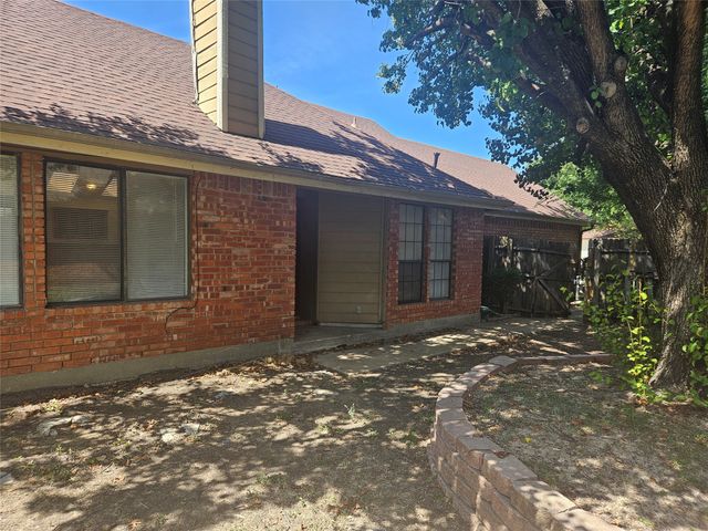 3104 MORNING MEADOW Lane, Grand Prairie, TX 75052