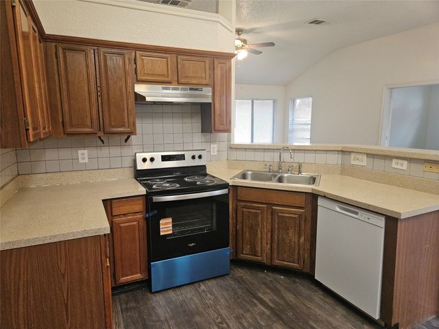 3104 MORNING MEADOW Lane, Grand Prairie, TX 75052