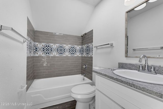 251 Rue Petit Bois, Biloxi, MS 39531