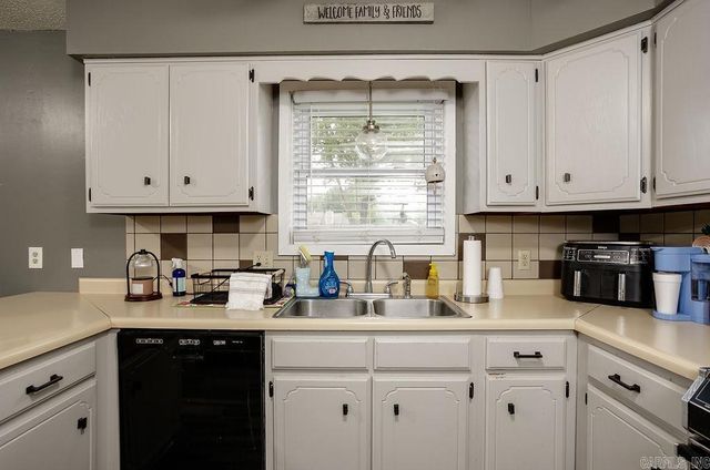 2300 Jaybee Dr., Jonesboro, AR 72404