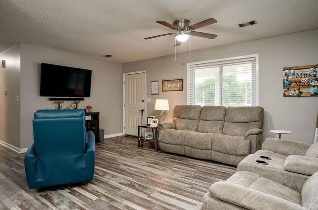 2300 Jaybee Dr., Jonesboro, AR 72404