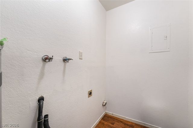 1611 East HARMON Avenue 3, Las Vegas, NV 89119