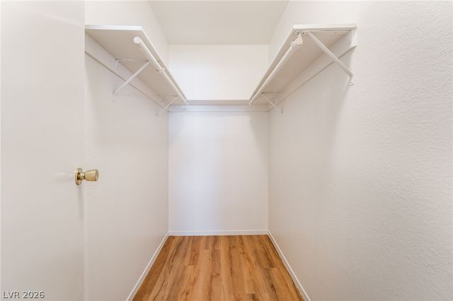 1611 East HARMON Avenue 3, Las Vegas, NV 89119