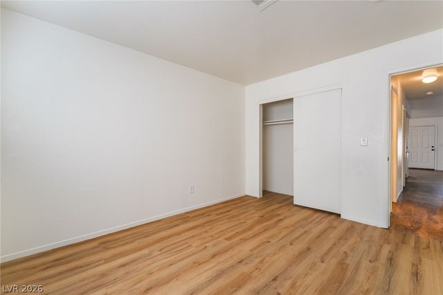 1611 East HARMON Avenue 3, Las Vegas, NV 89119