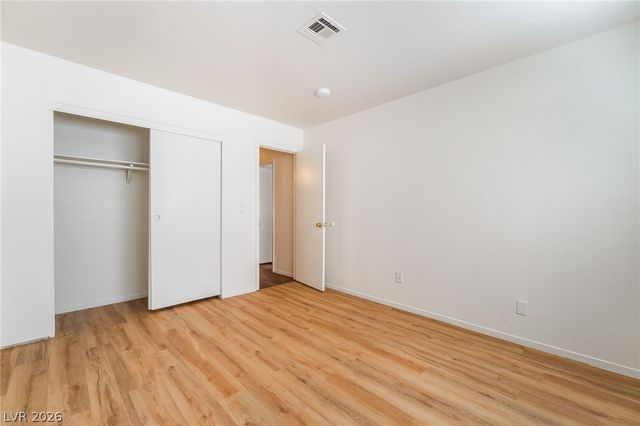 1611 East HARMON Avenue 3, Las Vegas, NV 89119