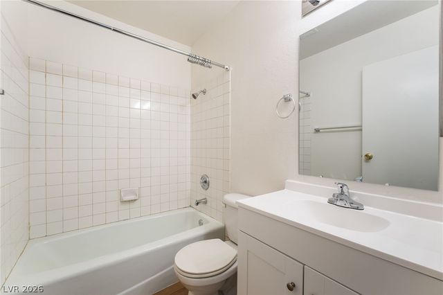 1611 East HARMON Avenue 3, Las Vegas, NV 89119