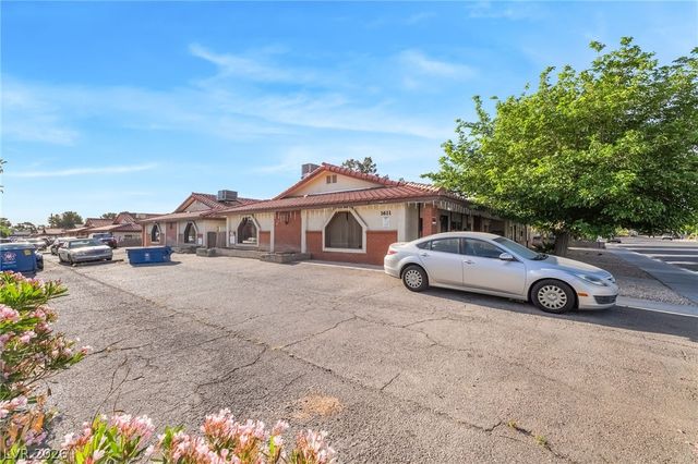 1611 East HARMON Avenue 3, Las Vegas, NV 89119