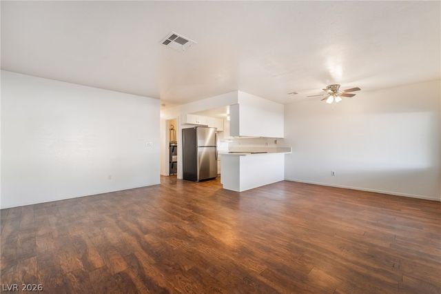 1611 East HARMON Avenue 3, Las Vegas, NV 89119