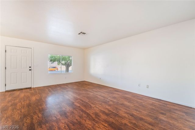 1611 East HARMON Avenue 3, Las Vegas, NV 89119