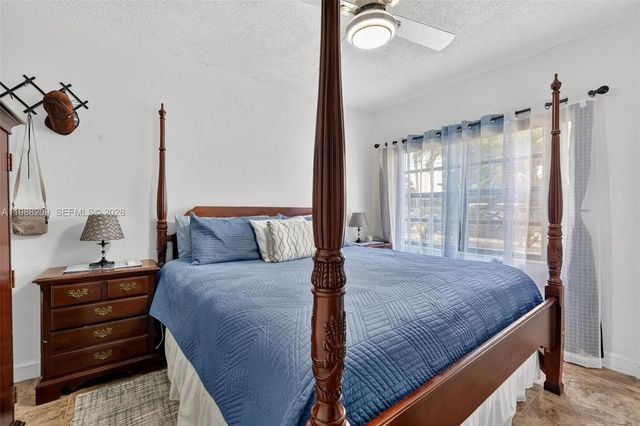 26672 SW 137th Ct, Miami, FL 33032