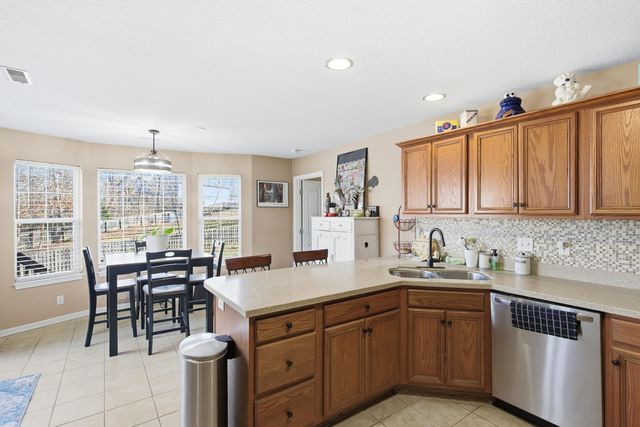 702 WOLF TRAIL, Columbia, MO 65201