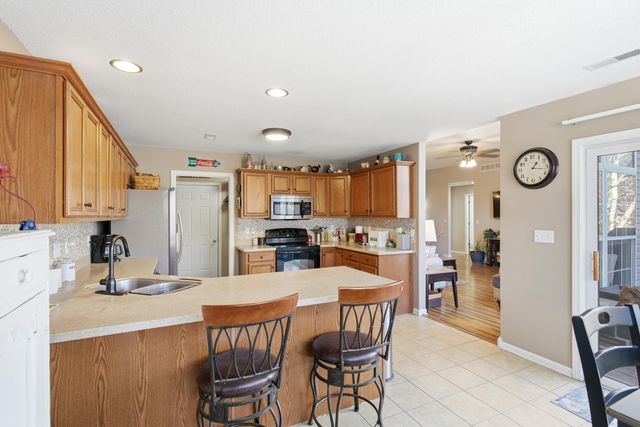 702 WOLF TRAIL, Columbia, MO 65201