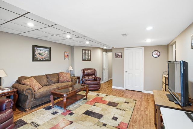 702 WOLF TRAIL, Columbia, MO 65201