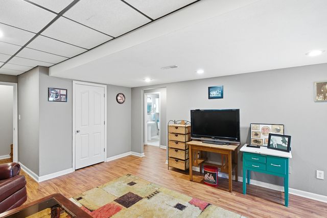 702 WOLF TRAIL, Columbia, MO 65201