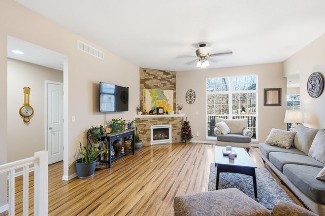 702 WOLF TRAIL, Columbia, MO 65201