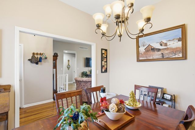 702 WOLF TRAIL, Columbia, MO 65201