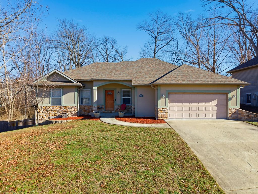 702 WOLF TRAIL, Columbia, MO 65201